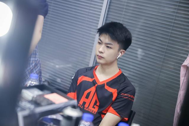 Vitality 战胜 Mouz 进入 IEM 成都 2025 决赛