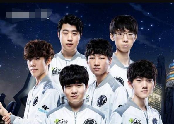 广州TTG送上新年祝福：新年夜来了，好运来了！T Zai和所有的小伙伴们新年夜快乐