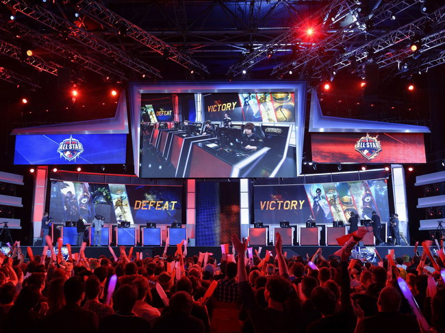 今日LPL季后赛首发阵容-16：45 JDG vs RNG(BO5)