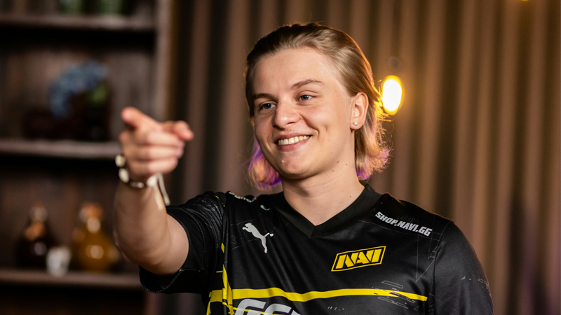 恭喜NV拿下首届英雄联盟手游艾欧尼亚杯总决赛冠军