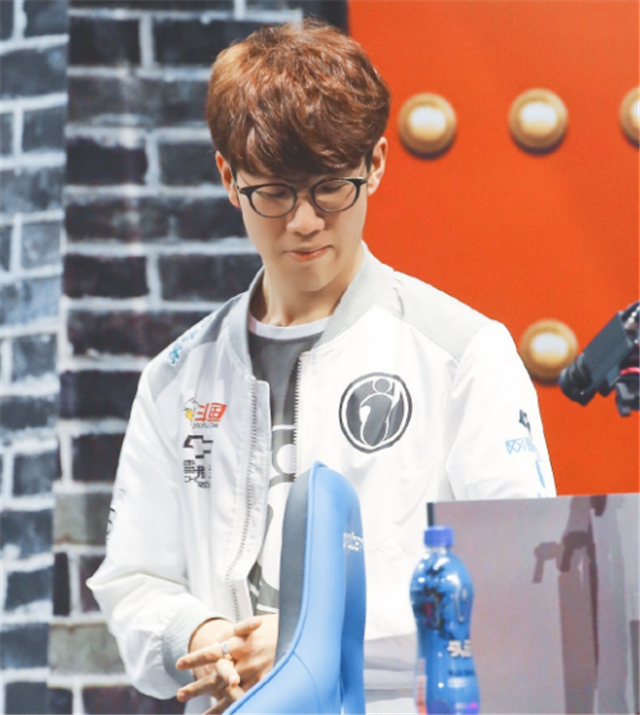 电竞比分zonic：我们始终没有在这场比赛中站稳脚跟